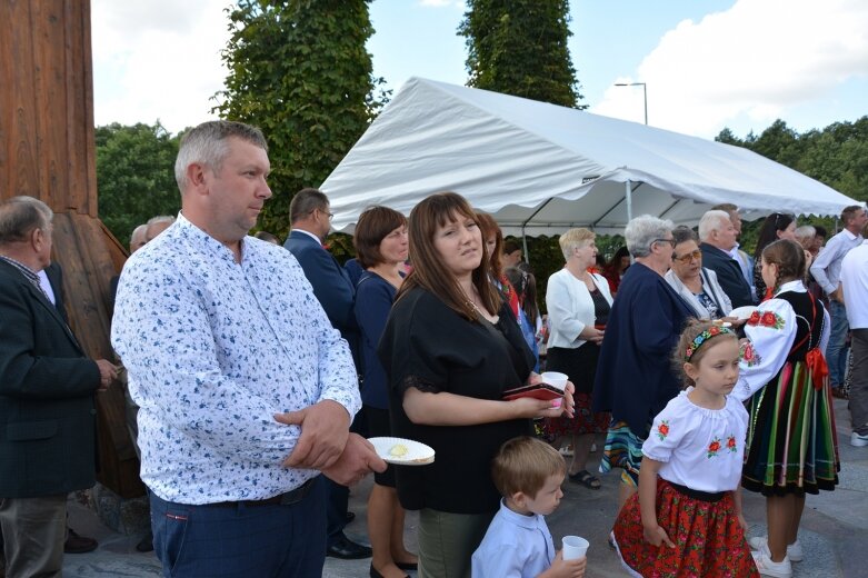  Dożynkowego chleba i miodu starczyło dla wszystkich  