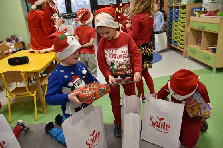  Dziś mikołajki. Dzień podarków i zabawy 