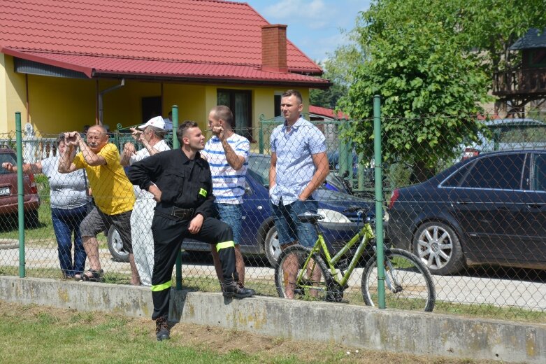  Emocje większe niż na meczu piłkarskim. Zawody strażackie w Wołuczy. Zdjęcia i VIDEO 