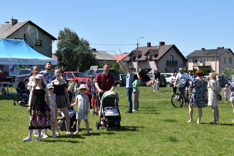  Festiwal latawców i baniek mydlanych nad zalewem 