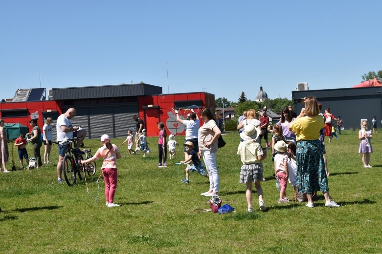  Festiwal latawców i baniek mydlanych nad zalewem 