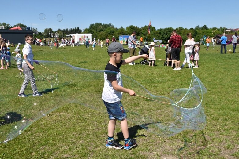  Festiwal latawców i baniek mydlanych nad zalewem 