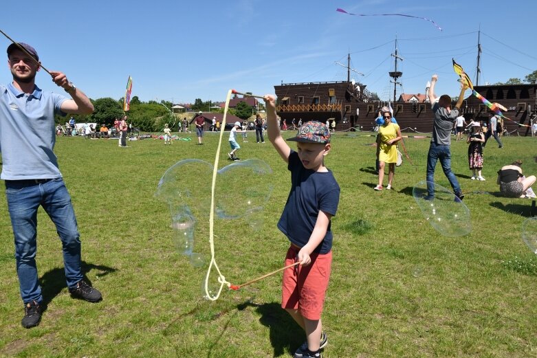  Festiwal latawców i baniek mydlanych nad zalewem 