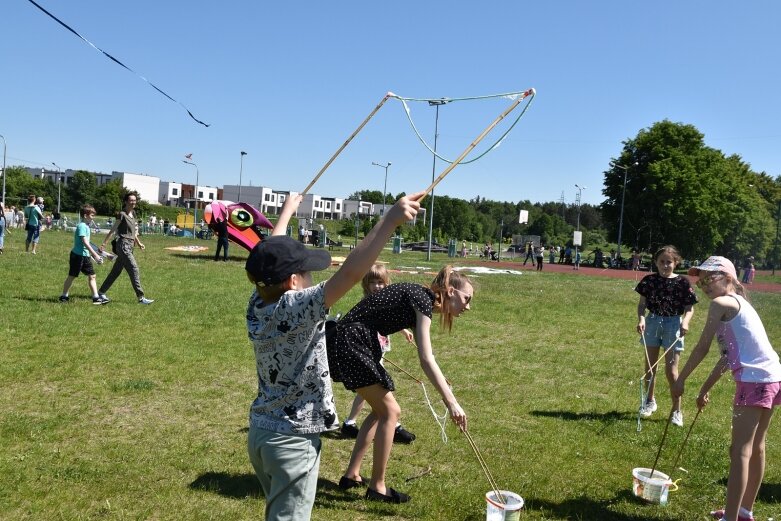  Festiwal latawców i baniek mydlanych nad zalewem 