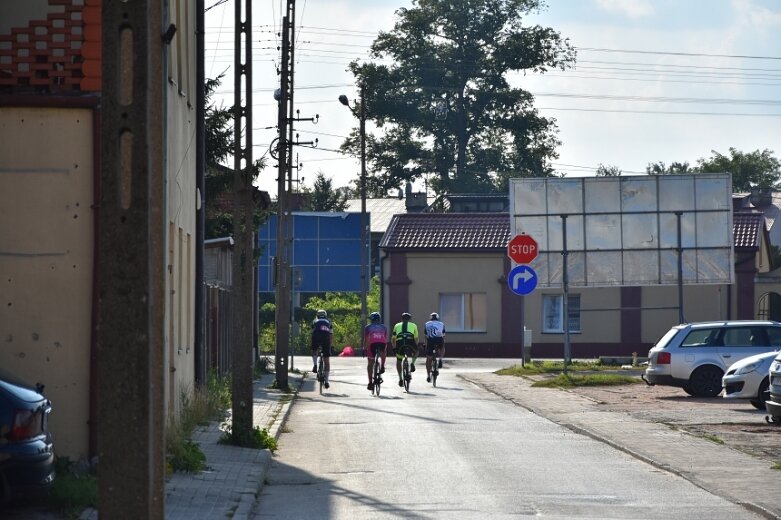  Gwiazdy kolarstwa w Skierniewicach. Trwa Wyścig Trzech Lilii 