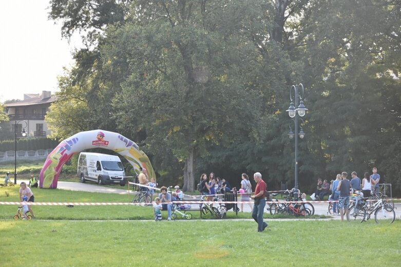  Gwiazdy kolarstwa w Skierniewicach. Trwa Wyścig Trzech Lilii 