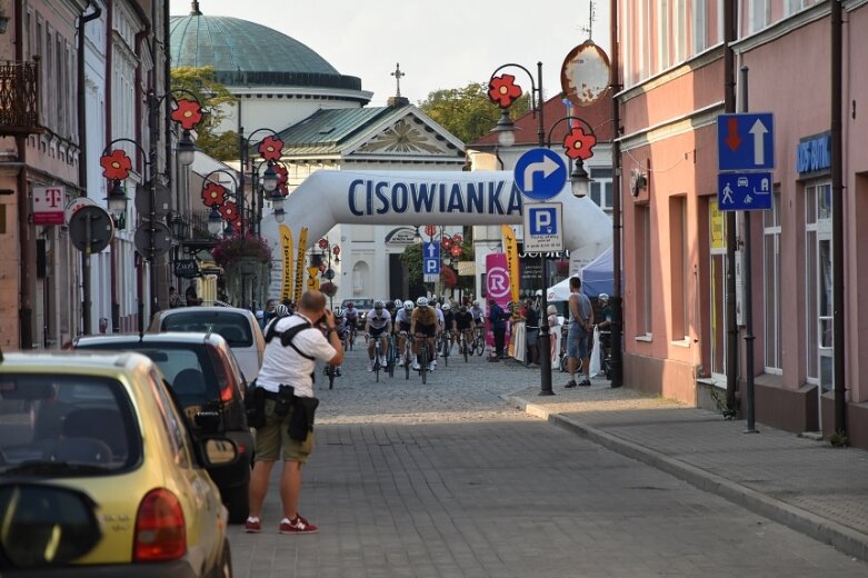  Gwiazdy kolarstwa w Skierniewicach. Trwa Wyścig Trzech Lilii 