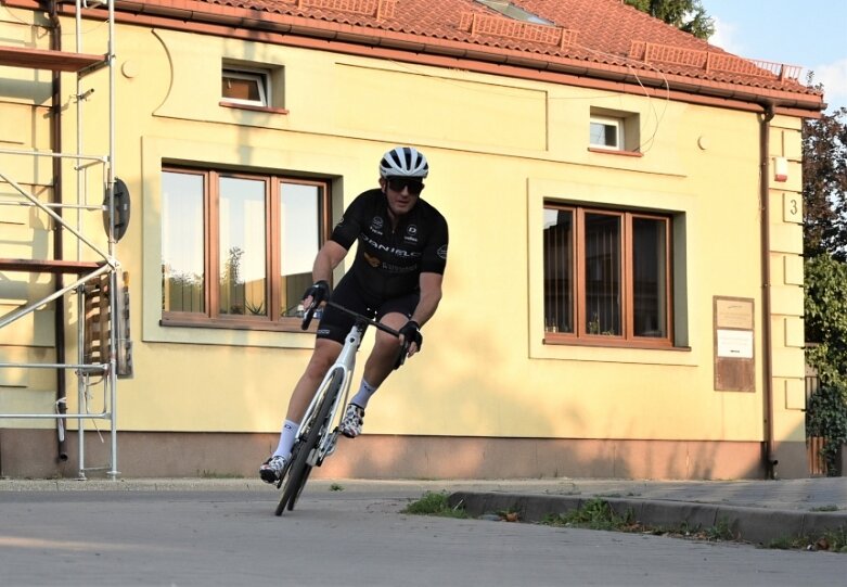  Gwiazdy kolarstwa w Skierniewicach. Trwa Wyścig Trzech Lilii 