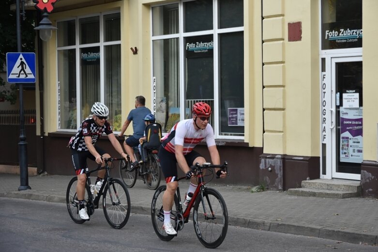  Gwiazdy kolarstwa w Skierniewicach. Trwa Wyścig Trzech Lilii 