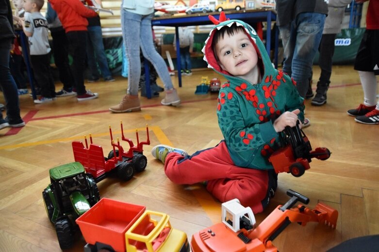  Karnawałowe pląsy na zakończenie ferii 