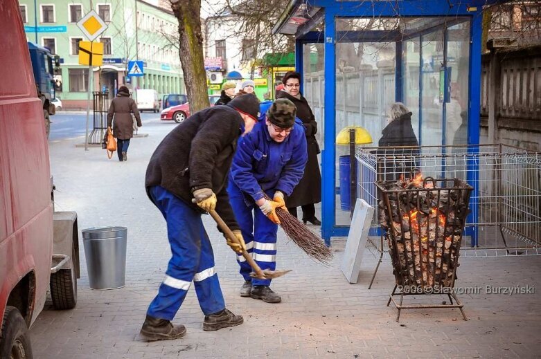  Koksowniki na ulicach Skierniewic – takie były kiedyś mrozy [ZDJĘCIA] 