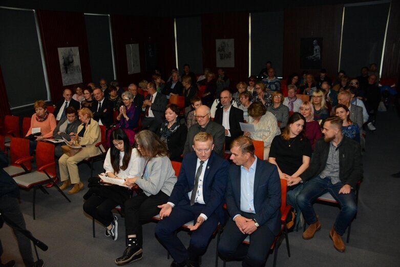  Kolekcje mody Grażyny Hase przyszły oglądać tłumy 