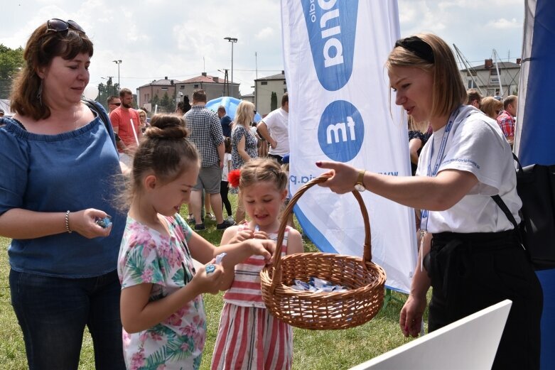  Kolorowa zabawa na zalewem w Skierniewicach 