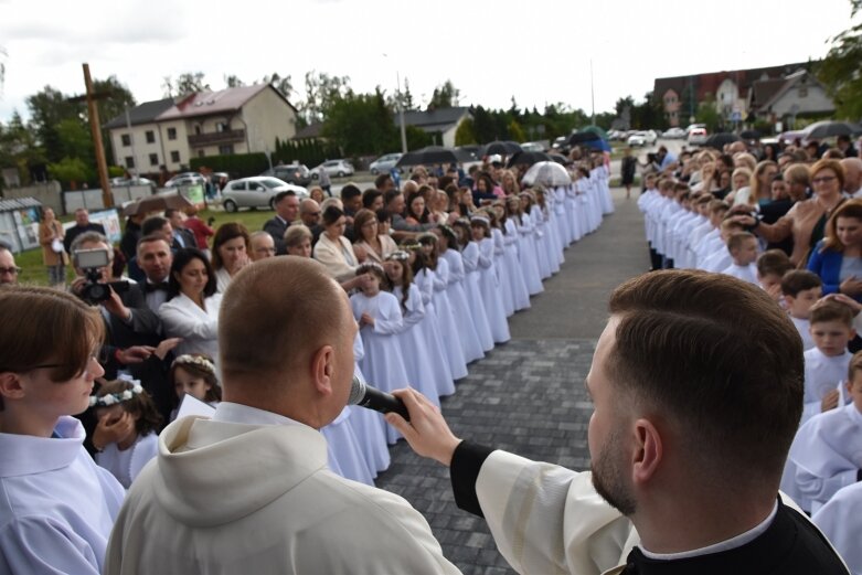  Komunia w parafii Niepokalanego Serca Najświętszej Maryi Panny 