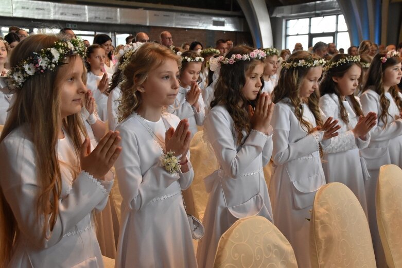  Komunia w parafii Niepokalanego Serca Najświętszej Maryi Panny 