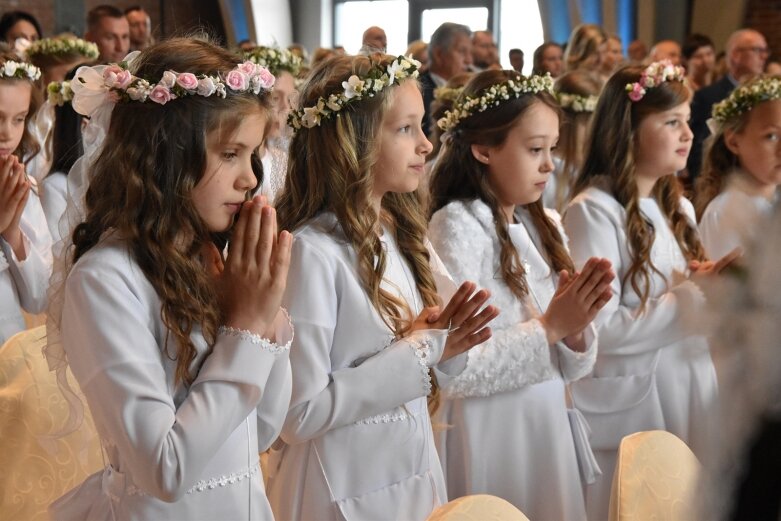  Komunia w parafii Niepokalanego Serca Najświętszej Maryi Panny 