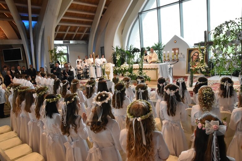  Komunia w parafii Niepokalanego Serca Najświętszej Maryi Panny 