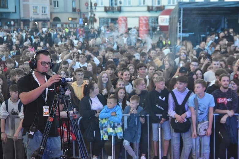  Kubańczyk i Smolasty zainaugurowali muzyczną scenę w rynku  