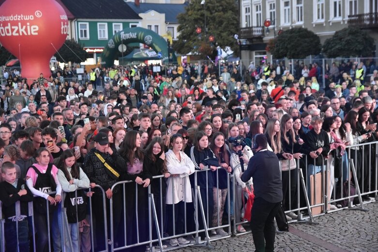  Kubańczyk i Smolasty zainaugurowali muzyczną scenę w rynku  