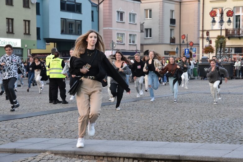  Kubańczyk i Smolasty zainaugurowali muzyczną scenę w rynku  