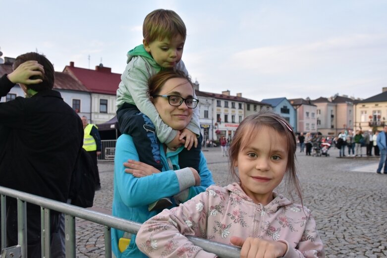  Kubańczyk i Smolasty zainaugurowali muzyczną scenę w rynku  