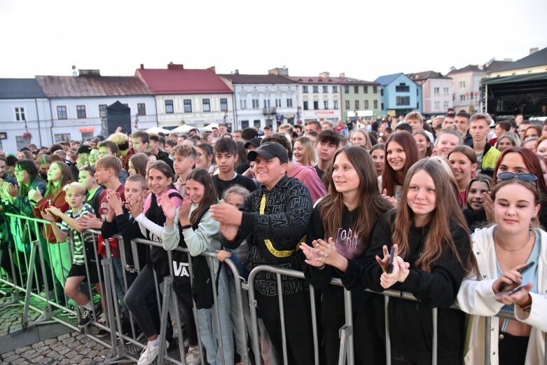  Kubańczyk i Smolasty zainaugurowali muzyczną scenę w rynku  