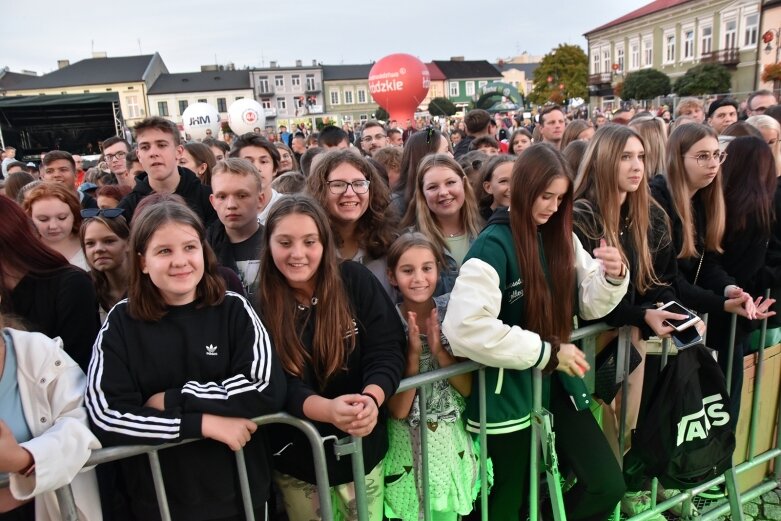  Kubańczyk i Smolasty zainaugurowali muzyczną scenę w rynku  