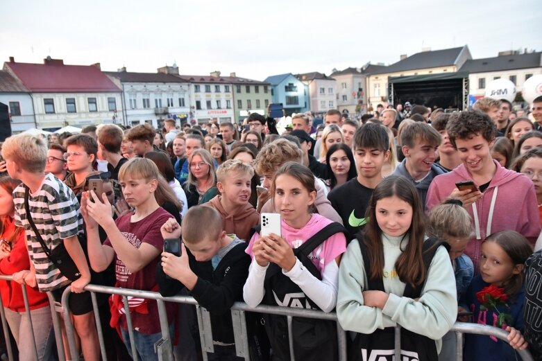  Kubańczyk i Smolasty zainaugurowali muzyczną scenę w rynku  