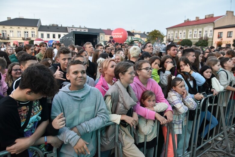  Kubańczyk i Smolasty zainaugurowali muzyczną scenę w rynku  