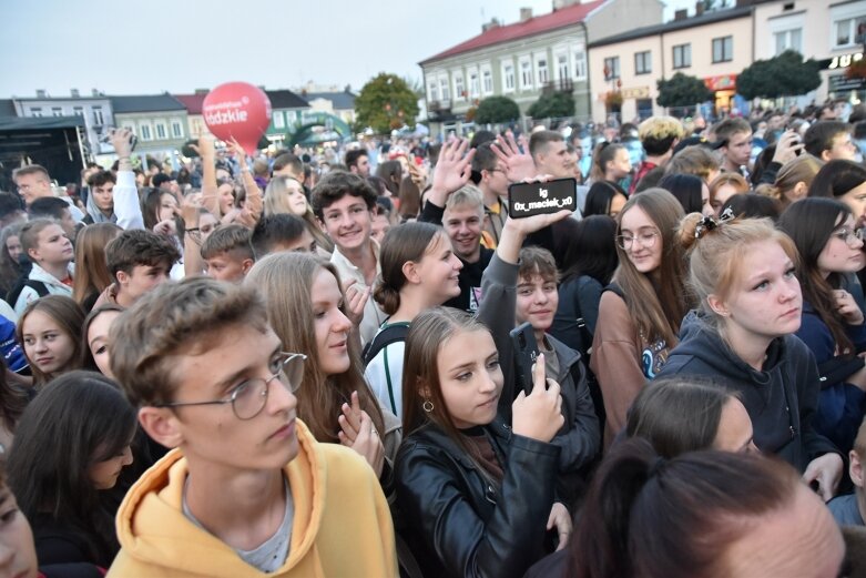  Kubańczyk i Smolasty zainaugurowali muzyczną scenę w rynku  