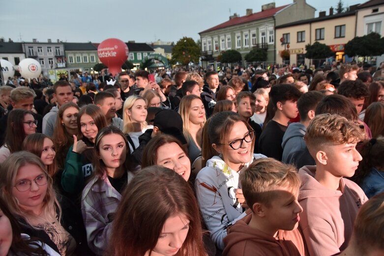  Kubańczyk i Smolasty zainaugurowali muzyczną scenę w rynku  