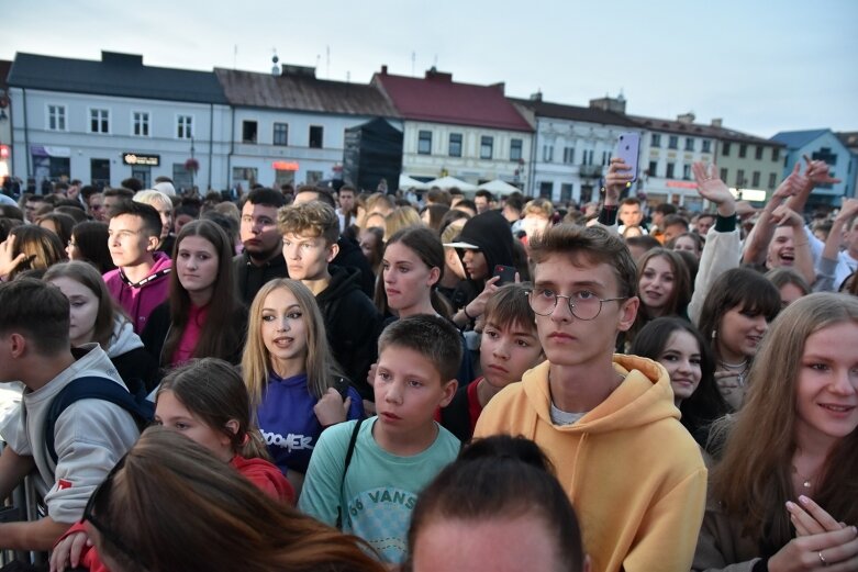  Kubańczyk i Smolasty zainaugurowali muzyczną scenę w rynku  