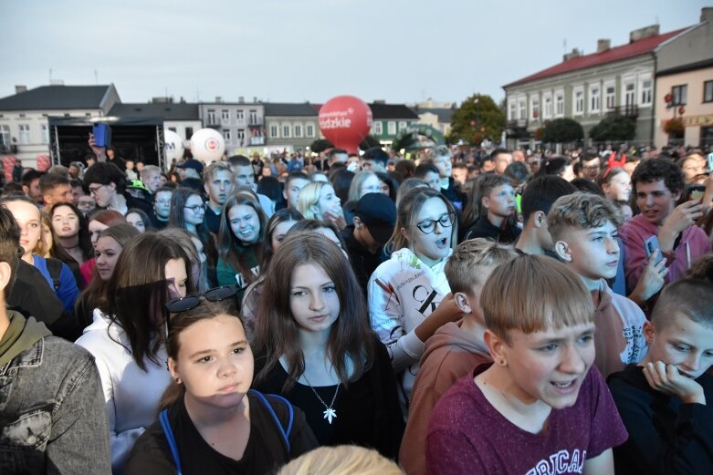  Kubańczyk i Smolasty zainaugurowali muzyczną scenę w rynku  