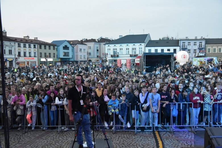  Kubańczyk i Smolasty zainaugurowali muzyczną scenę w rynku  