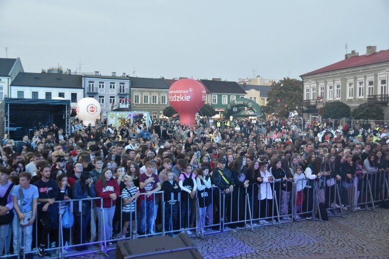  Kubańczyk i Smolasty zainaugurowali muzyczną scenę w rynku  