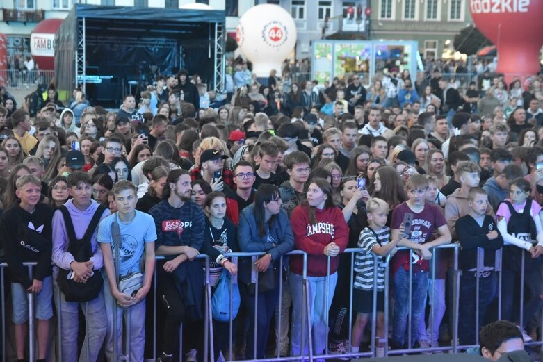  Kubańczyk i Smolasty zainaugurowali muzyczną scenę w rynku  