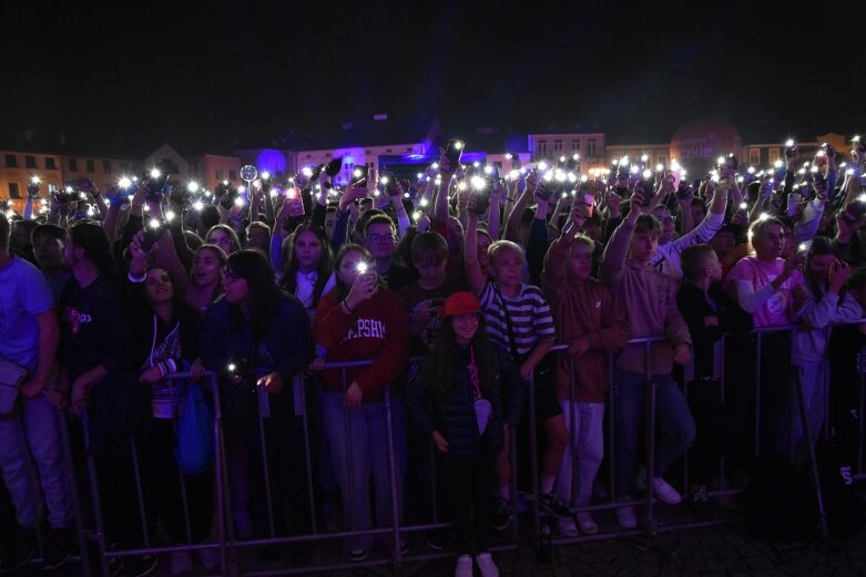  Kubańczyk i Smolasty zainaugurowali muzyczną scenę w rynku  