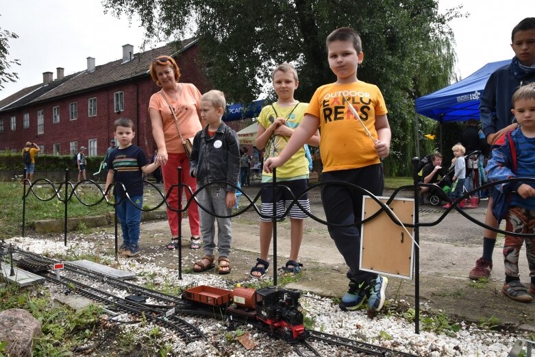  Lato z parowozami. Ponad tysiąc gości na kolejowym pikniku 