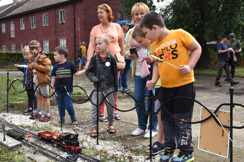  Lato z parowozami. Ponad tysiąc gości na kolejowym pikniku 