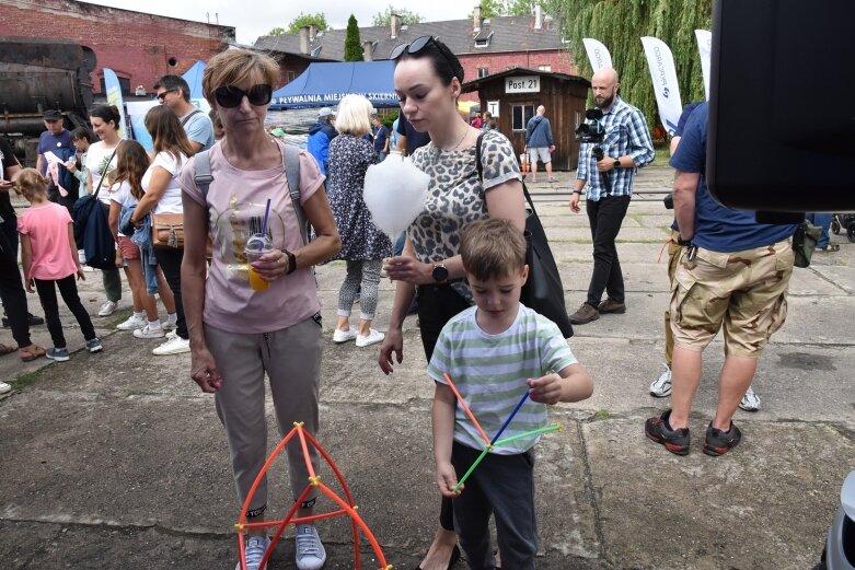  Lato z parowozami. Ponad tysiąc gości na kolejowym pikniku 