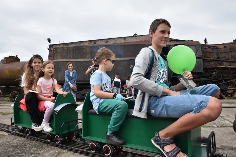  Lato z parowozami. Ponad tysiąc gości na kolejowym pikniku 