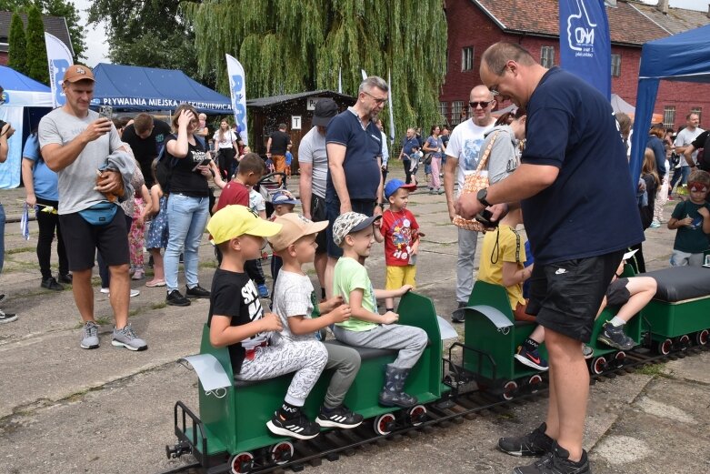  Lato z parowozami. Ponad tysiąc gości na kolejowym pikniku 