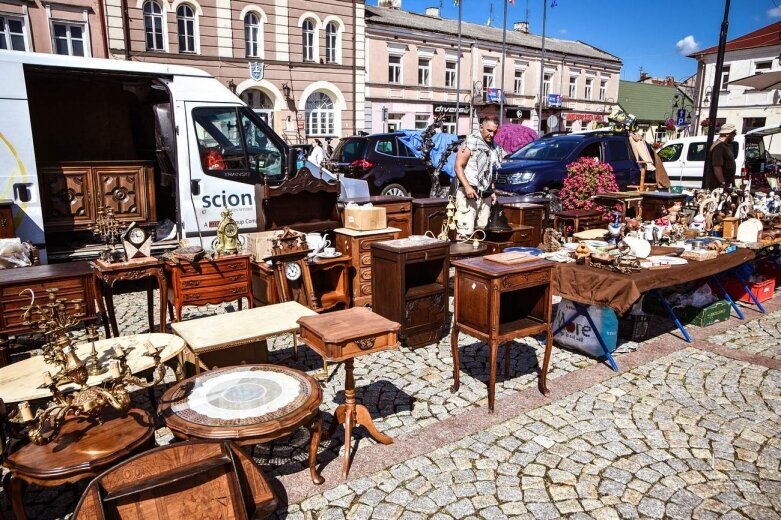  Lipcowy pchli targ w Skierniewicach [ZDJĘCIA] 