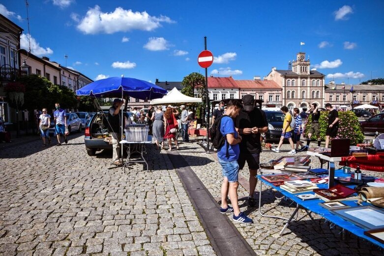  Lipcowy pchli targ w Skierniewicach [ZDJĘCIA] 