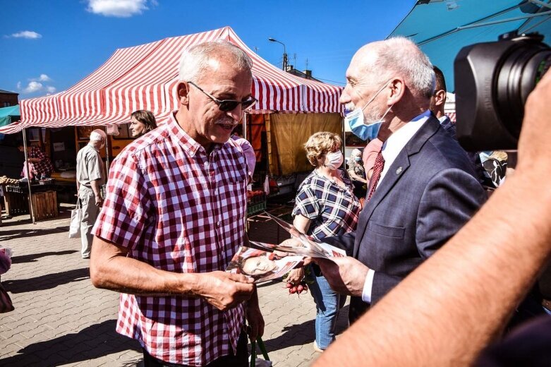  Macierewicz agitował w Skierniewicach 