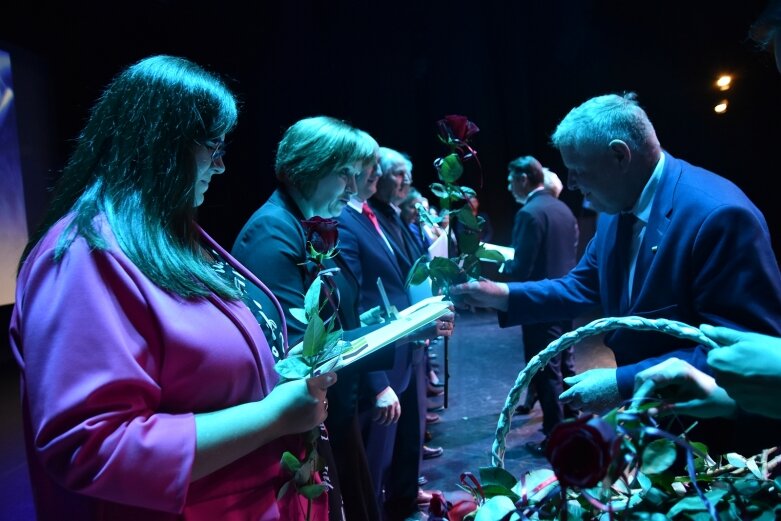  Miejska gala edukacji. Nauczyciele odebrali liczne nagrody i wyróżnienia 