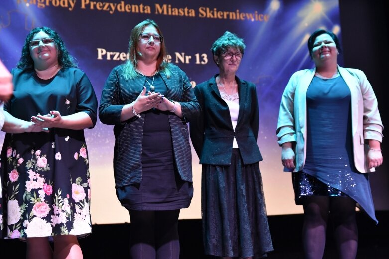  Miejska gala edukacji. Nauczyciele odebrali liczne nagrody i wyróżnienia 