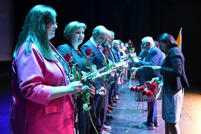  Miejska gala edukacji. Nauczyciele odebrali liczne nagrody i wyróżnienia 