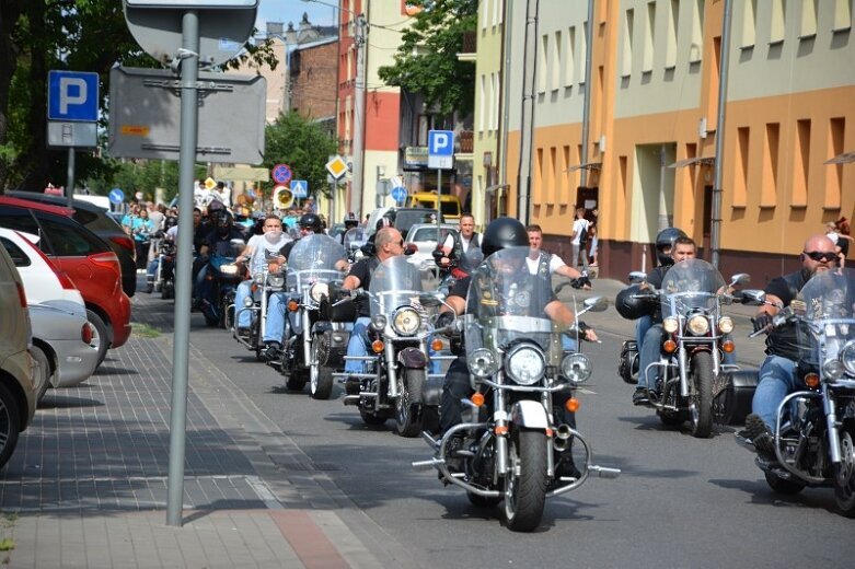  Miłość, radość, muzyka! Taka parada w Żyrardowie 