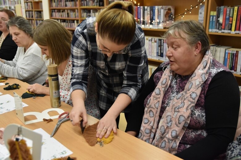  Mszczonów: Wieczór  w bibliotece 